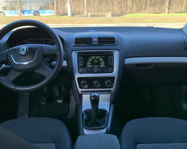 Сірий Шкода Октавія, об'ємом двигуна 1.6 л та пробігом 181 тис. км за 8799 $, фото 40 на Automoto.ua