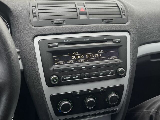 Серый Шкода Октавия, объемом двигателя 1.4 л и пробегом 216 тыс. км за 5500 $, фото 3 на Automoto.ua