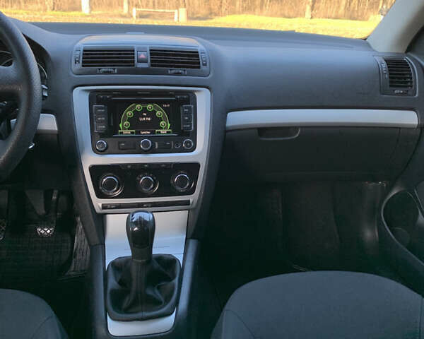 Сірий Шкода Октавія, об'ємом двигуна 1.6 л та пробігом 181 тис. км за 8799 $, фото 43 на Automoto.ua