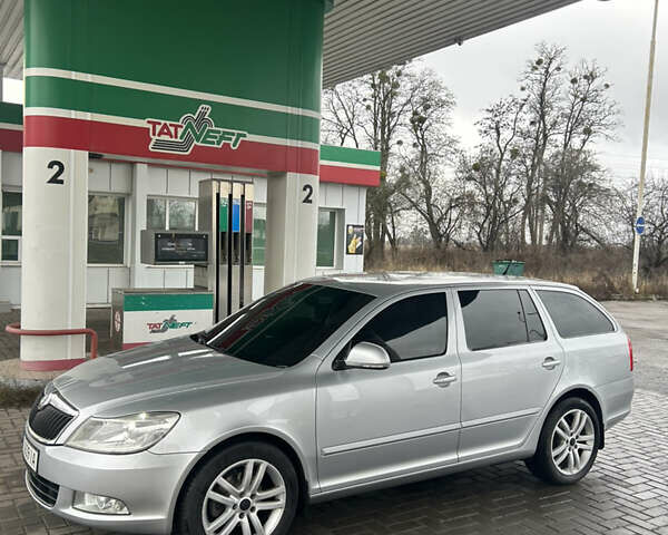 Серый Шкода Октавия, объемом двигателя 1.6 л и пробегом 336 тыс. км за 8000 $, фото 2 на Automoto.ua