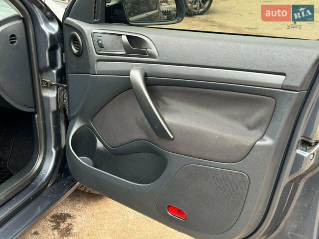 Сірий Шкода Октавія, об'ємом двигуна 1.6 л та пробігом 307 тис. км за 5940 $, фото 23 на Automoto.ua