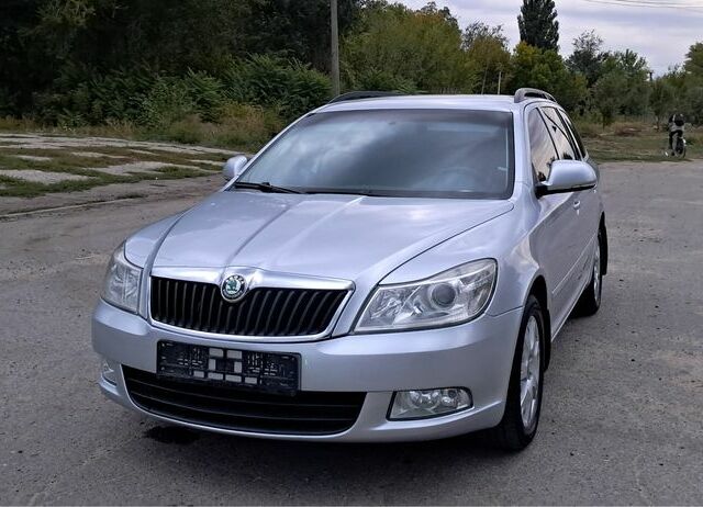 Сірий Шкода Октавія, об'ємом двигуна 1.6 л та пробігом 160 тис. км за 7450 $, фото 4 на Automoto.ua
