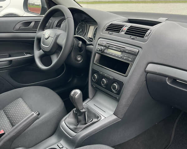 Сірий Шкода Октавія, об'ємом двигуна 1.39 л та пробігом 175 тис. км за 7900 $, фото 21 на Automoto.ua
