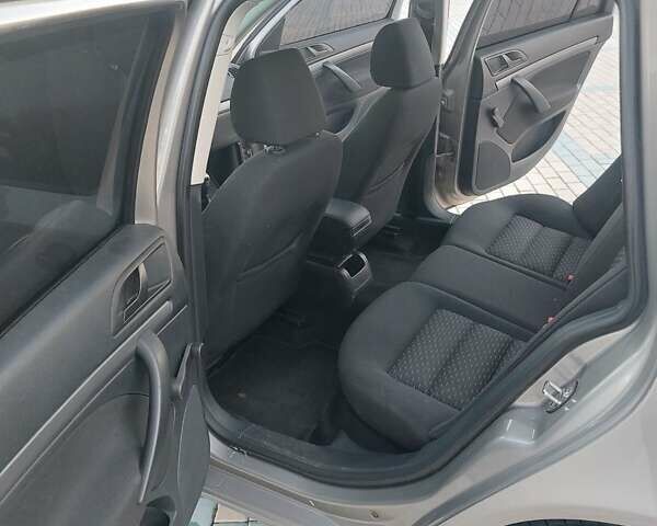 Серый Шкода Октавия, объемом двигателя 1.2 л и пробегом 206 тыс. км за 7300 $, фото 8 на Automoto.ua