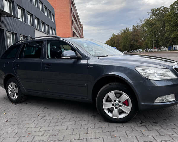 Серый Шкода Октавия, объемом двигателя 1.8 л и пробегом 175 тыс. км за 8700 $, фото 3 на Automoto.ua