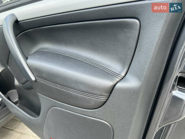 Серый Шкода Октавия, объемом двигателя 2 л и пробегом 211 тыс. км за 13200 $, фото 104 на Automoto.ua