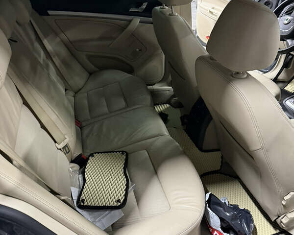 Серый Шкода Октавия, объемом двигателя 1.6 л и пробегом 307 тыс. км за 5800 $, фото 7 на Automoto.ua