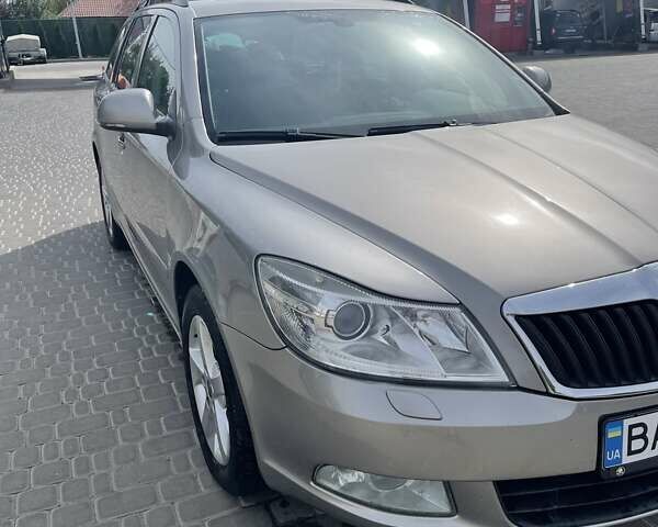 Сірий Шкода Октавія, об'ємом двигуна 1.8 л та пробігом 240 тис. км за 7900 $, фото 1 на Automoto.ua