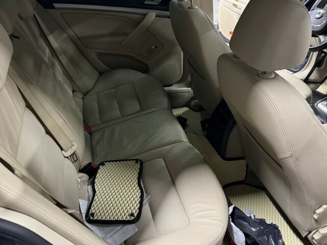 Серый Шкода Октавия, объемом двигателя 1.6 л и пробегом 307 тыс. км за 6300 $, фото 5 на Automoto.ua