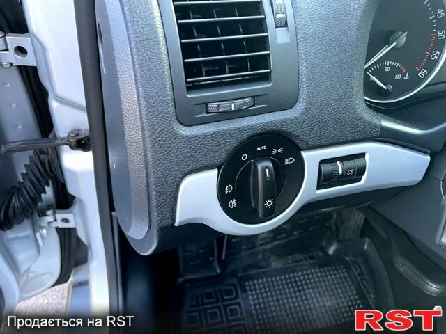 Серый Шкода Октавия, объемом двигателя 1.6 л и пробегом 236 тыс. км за 8999 $, фото 5 на Automoto.ua