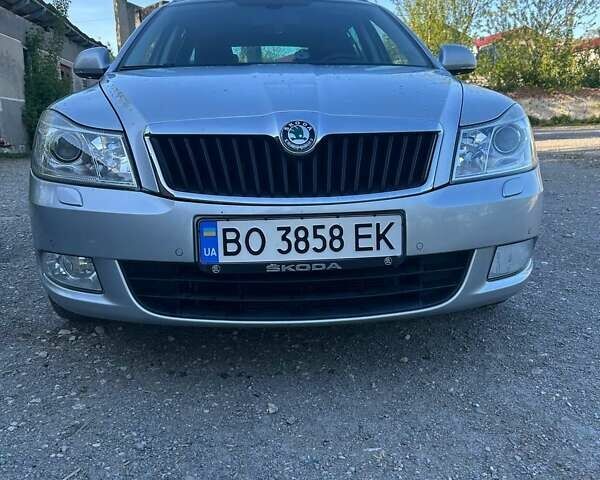 Серый Шкода Октавия, объемом двигателя 1.2 л и пробегом 250 тыс. км за 9438 $, фото 1 на Automoto.ua