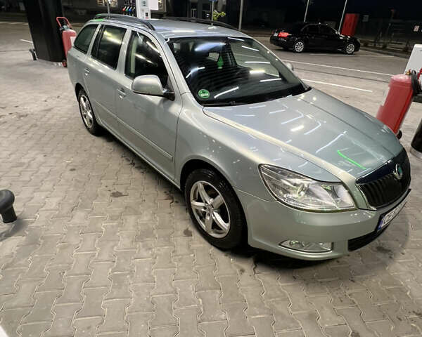 Серый Шкода Октавия, объемом двигателя 1.2 л и пробегом 122 тыс. км за 7200 $, фото 3 на Automoto.ua