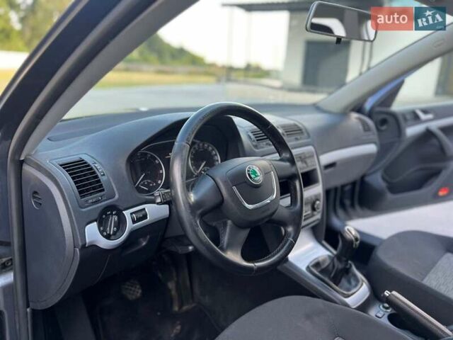 Серый Шкода Октавия, объемом двигателя 1.8 л и пробегом 172 тыс. км за 8000 $, фото 18 на Automoto.ua