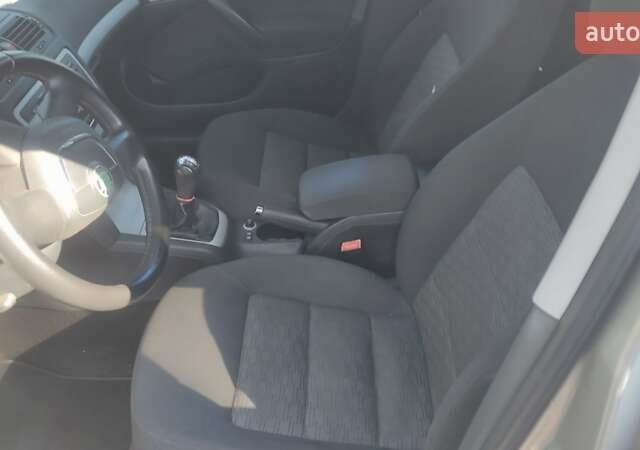 Серый Шкода Октавия, объемом двигателя 1.6 л и пробегом 264 тыс. км за 6999 $, фото 27 на Automoto.ua