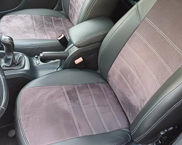 Серый Шкода Октавия, объемом двигателя 1.6 л и пробегом 235 тыс. км за 8800 $, фото 41 на Automoto.ua