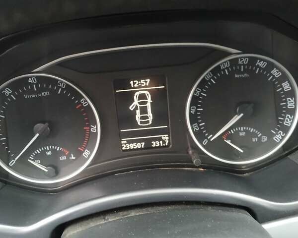 Серый Шкода Октавия, объемом двигателя 1.2 л и пробегом 239 тыс. км за 6000 $, фото 5 на Automoto.ua