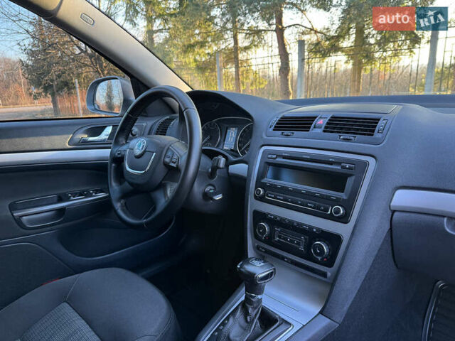 Серый Шкода Октавия, объемом двигателя 2 л и пробегом 277 тыс. км за 8999 $, фото 5 на Automoto.ua