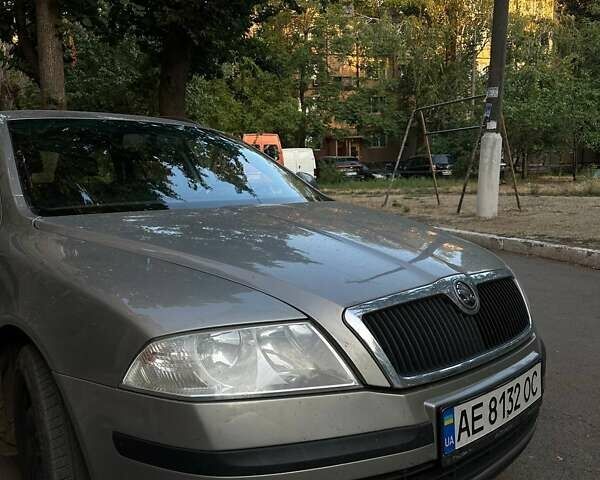 Сірий Шкода Октавія, об'ємом двигуна 1.6 л та пробігом 220 тис. км за 7500 $, фото 3 на Automoto.ua