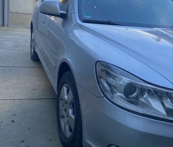 Серый Шкода Октавия, объемом двигателя 1.6 л и пробегом 220 тыс. км за 8100 $, фото 7 на Automoto.ua