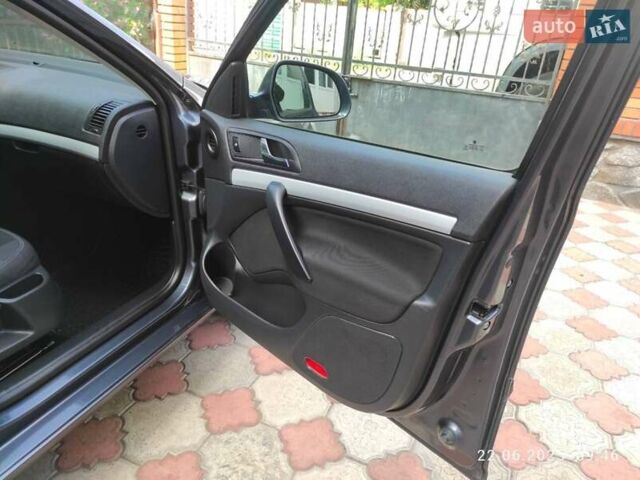 Серый Шкода Октавия, объемом двигателя 2 л и пробегом 212 тыс. км за 10500 $, фото 6 на Automoto.ua