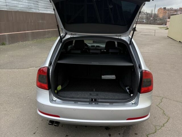 Сірий Шкода Октавія, об'ємом двигуна 2 л та пробігом 209 тис. км за 11000 $, фото 20 на Automoto.ua