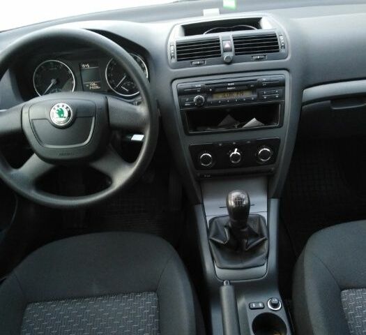 Шкода Октавія 2011 у Львові на Automoto.ua Сірий Шкода Октавія, об'ємом двигуна 0 л та пробігом 320 тис. км за 6000 $, фото 3 на Automoto.ua