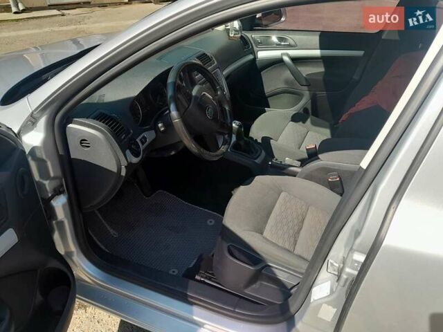 Шкода Октавия 2011 в Черновцах на Automoto.ua Серый Шкода Октавия, объемом двигателя 1.6 л и пробегом 407 тыс. км за 8000 $, фото 10 на Automoto.ua