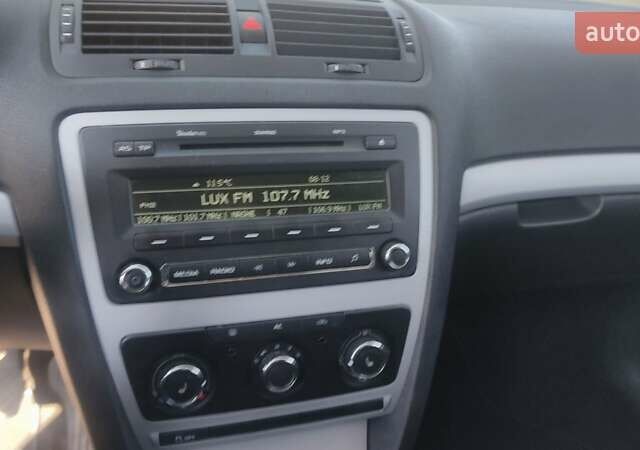 Серый Шкода Октавия, объемом двигателя 1.6 л и пробегом 264 тыс. км за 6999 $, фото 30 на Automoto.ua