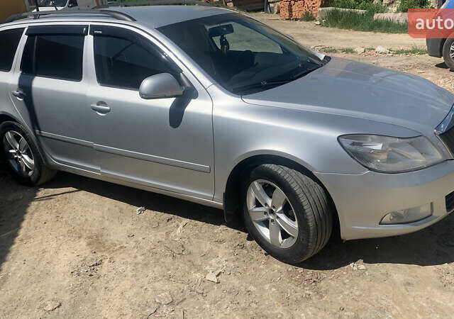 Серый Шкода Октавия, объемом двигателя 1.6 л и пробегом 296 тыс. км за 8500 $, фото 1 на Automoto.ua