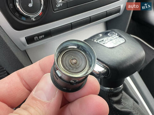 Серый Шкода Октавия, объемом двигателя 2 л и пробегом 211 тыс. км за 12850 $, фото 85 на Automoto.ua