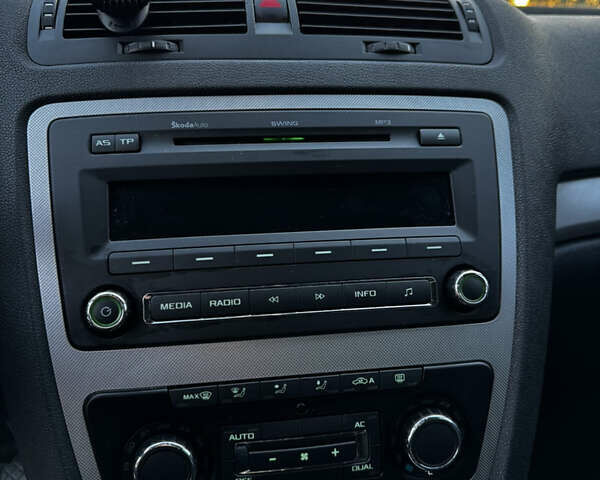 Серый Шкода Октавия, объемом двигателя 1.99 л и пробегом 270 тыс. км за 9000 $, фото 12 на Automoto.ua