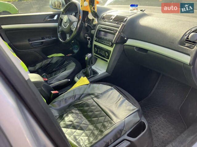 Серый Шкода Октавия, объемом двигателя 1.6 л и пробегом 288 тыс. км за 8500 $, фото 14 на Automoto.ua