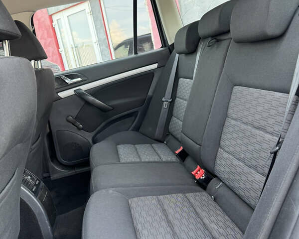 Серый Шкода Октавия, объемом двигателя 1.6 л и пробегом 228 тыс. км за 8250 $, фото 12 на Automoto.ua
