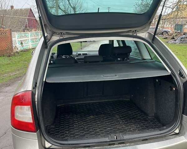 Сірий Шкода Октавія, об'ємом двигуна 1.6 л та пробігом 244 тис. км за 8100 $, фото 6 на Automoto.ua