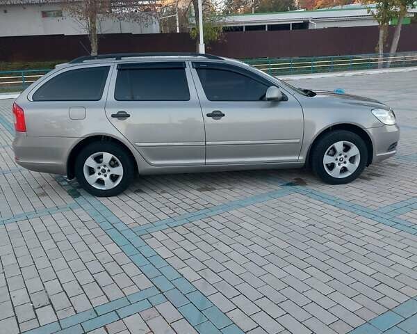 Серый Шкода Октавия, объемом двигателя 1.2 л и пробегом 206 тыс. км за 7300 $, фото 10 на Automoto.ua