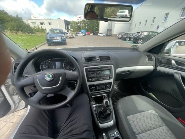 Сірий Шкода Октавія, об'ємом двигуна 1.6 л та пробігом 239 тис. км за 6750 $, фото 6 на Automoto.ua