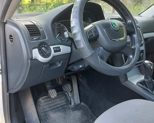 Серый Шкода Октавия, объемом двигателя 1.8 л и пробегом 118 тыс. км за 7200 $, фото 10 на Automoto.ua