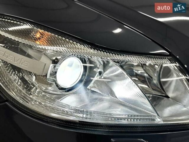 Серый Шкода Октавия, объемом двигателя 2 л и пробегом 217 тыс. км за 10750 $, фото 7 на Automoto.ua