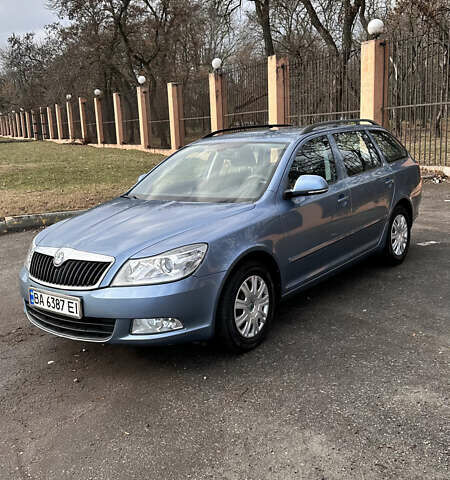Серый Шкода Октавия, объемом двигателя 1.6 л и пробегом 213 тыс. км за 8490 $, фото 2 на Automoto.ua