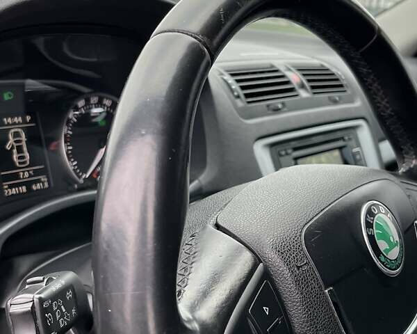 Серый Шкода Октавия, объемом двигателя 1.99 л и пробегом 234 тыс. км за 9800 $, фото 28 на Automoto.ua