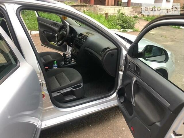 Шкода Октавія 2011 у Чернівцях на Automoto.ua Сірий Шкода Октавія, об'ємом двигуна 1.6 л та пробігом 301 тис. км за 4900 $, фото 9 на Automoto.ua