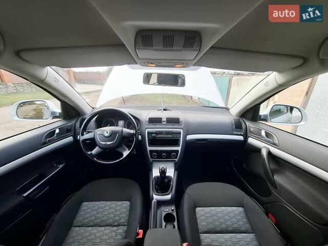 Серый Шкода Октавия, объемом двигателя 1.6 л и пробегом 194 тыс. км за 8350 $, фото 5 на Automoto.ua