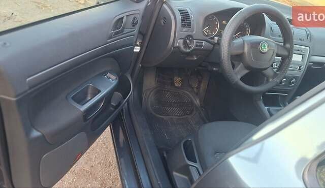 Сірий Шкода Октавія, об'ємом двигуна 0 л та пробігом 225 тис. км за 6600 $, фото 5 на Automoto.ua