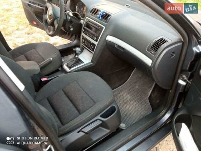 Серый Шкода Октавия, объемом двигателя 1.6 л и пробегом 297 тыс. км за 8000 $, фото 13 на Automoto.ua