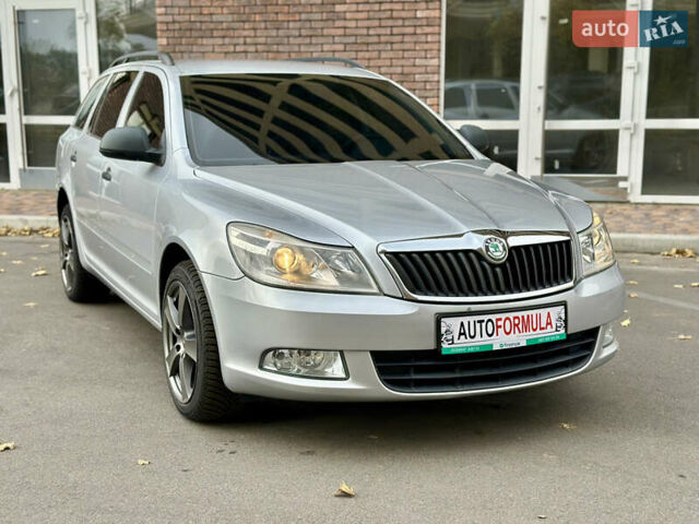 Серый Шкода Октавия, объемом двигателя 1.6 л и пробегом 220 тыс. км за 7690 $, фото 3 на Automoto.ua