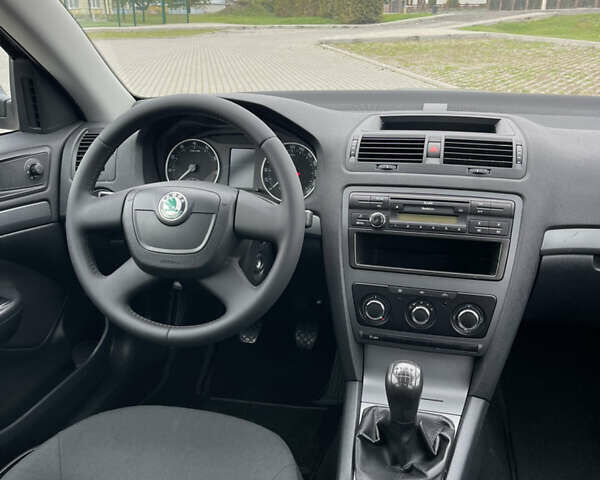 Сірий Шкода Октавія, об'ємом двигуна 1.39 л та пробігом 175 тис. км за 7900 $, фото 18 на Automoto.ua
