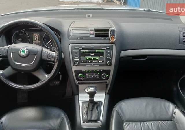 Шкода Октавия 2011 в Рахове на Automoto.ua Серый Шкода Октавия, объемом двигателя 1.6 л и пробегом 202 тыс. км за 9300 $, фото 5 на Automoto.ua