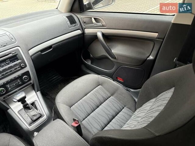 Серый Шкода Октавия, объемом двигателя 1.97 л и пробегом 277 тыс. км за 8900 $, фото 11 на Automoto.ua