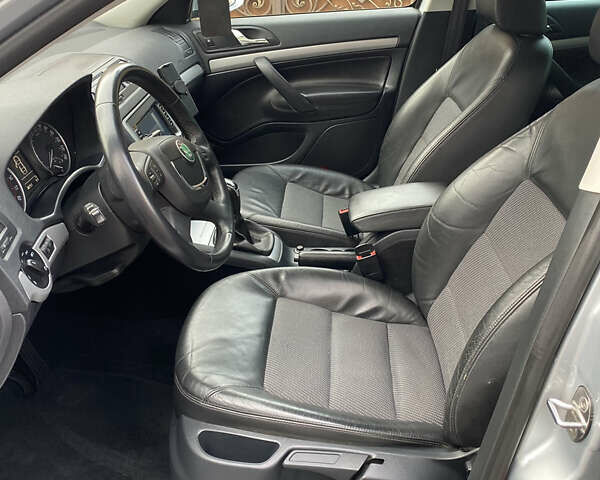 Сірий Шкода Октавія, об'ємом двигуна 1.97 л та пробігом 245 тис. км за 8999 $, фото 30 на Automoto.ua