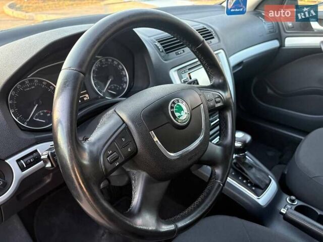 Серый Шкода Октавия, объемом двигателя 1.6 л и пробегом 194 тыс. км за 10500 $, фото 5 на Automoto.ua